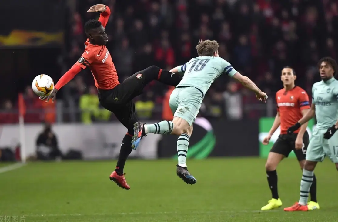 爱游戏中国官网-包含里尔不敌摩纳哥，暂时失去榜首位置的词条