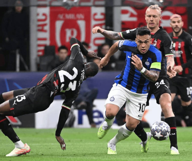 爱游戏入口-AC米兰客场比分险胜，展现团队合作精神的简单介绍