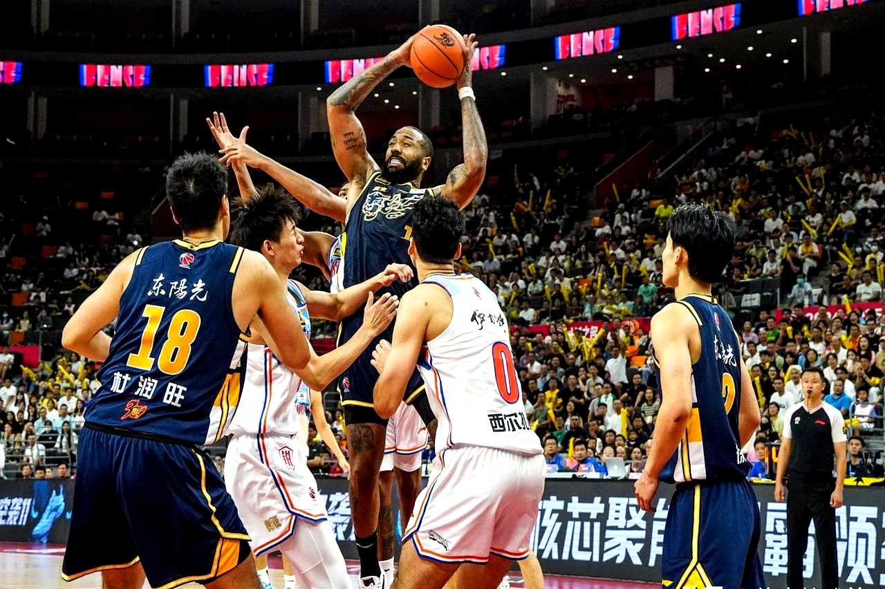 爱游戏体育地址-广厦球员威力超群，引领比赛节奏的简单介绍