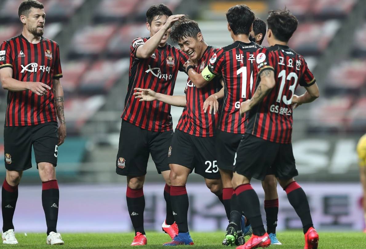 首尔FC球员集训日常互动，备战下一个比赛