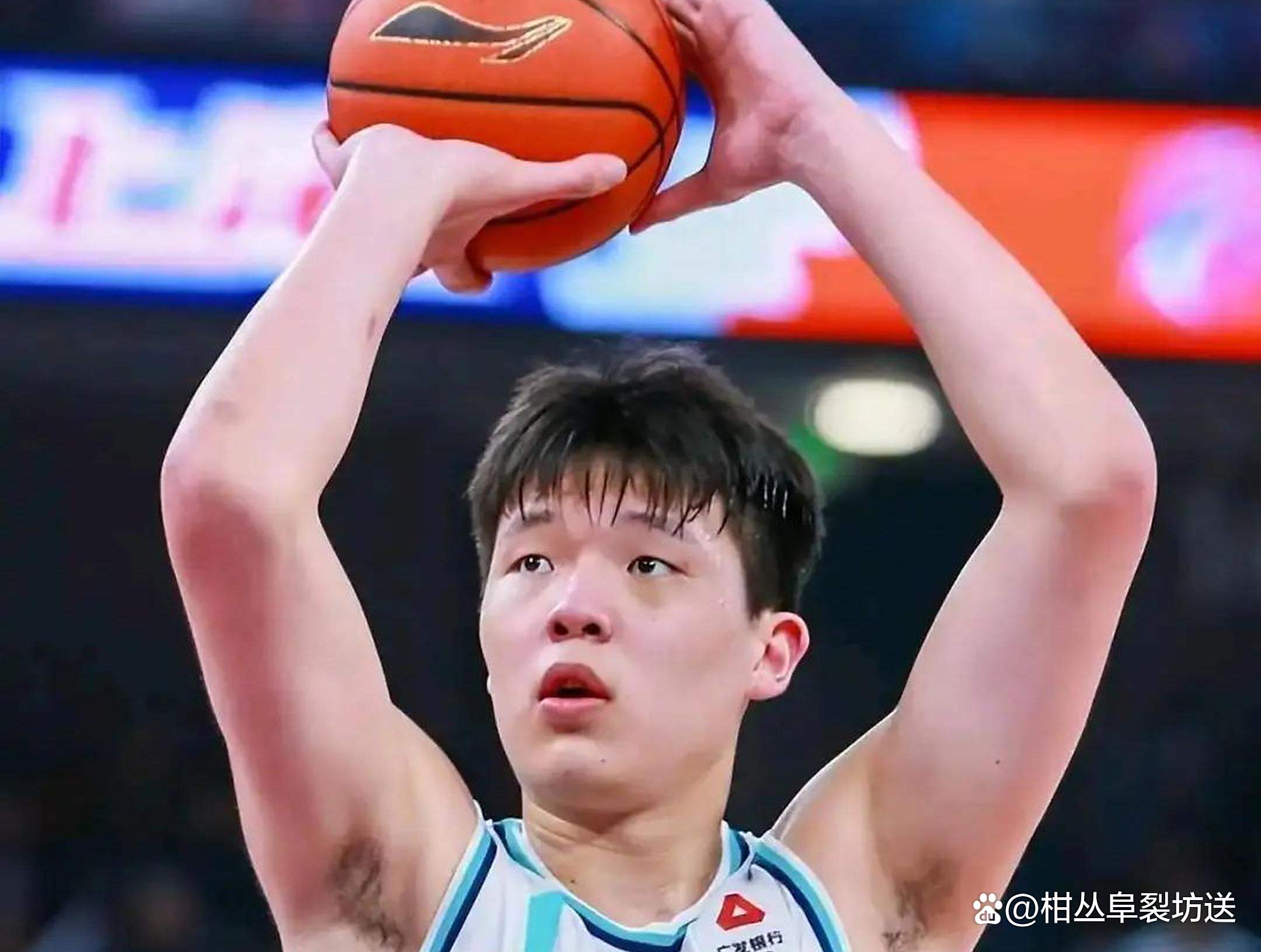 包含内蒙古男篮斩获关键胜利,继续稳住榜首的词条 包含内蒙古男篮斩获关键胜利,继续稳住榜首的词条