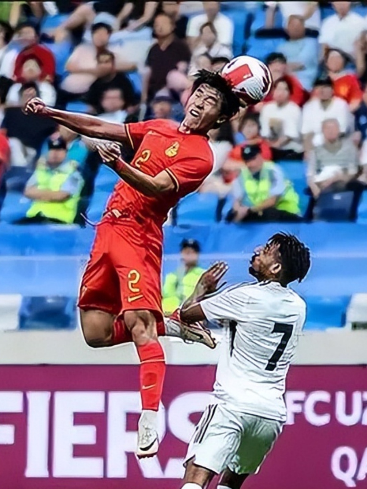 爱游戏官网-新疆队球员发挥出色，击败对手取得胜利的简单介绍