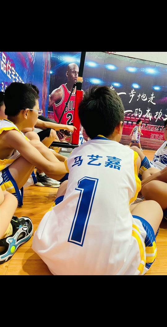 爱游戏官网网页版入口-球队技战术在职业篮球比赛中展现完美配合