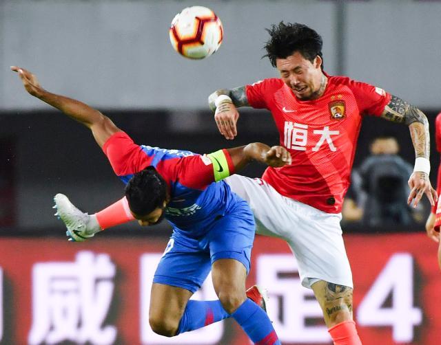 重庆力帆客场败于上港,遭遇失利 重庆力帆客场败于上港,遭遇失利