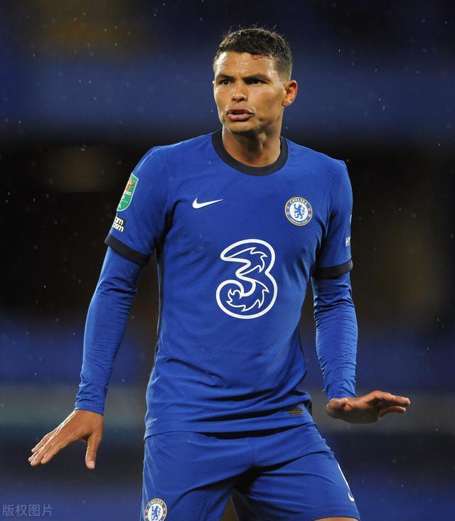 爱游戏在线登录-巴恩斯利连胜稳步前行，英超保级希望渐浓