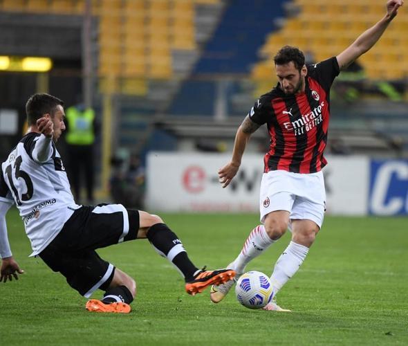 胜负难断的紧凑比赛，双方互不相让