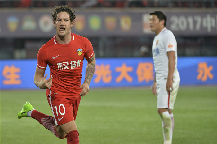 包含深圳佳兆业-战平延边富德，客场保持不败的词条