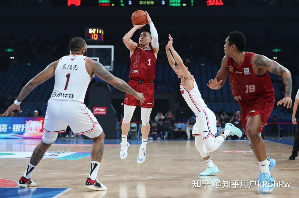 关于中国篮球联赛赛场上的新意和独特魅力的信息 关于中国篮球联赛赛场上的新意和独特魅力的信息