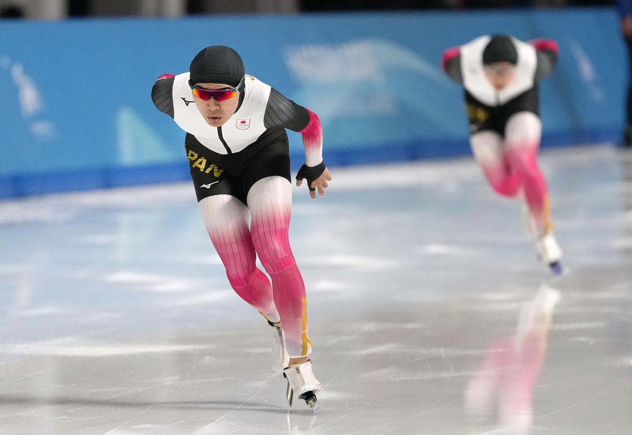 爱游戏登录-关于速度滑冰选手速度加快，冲世界之颠的信息