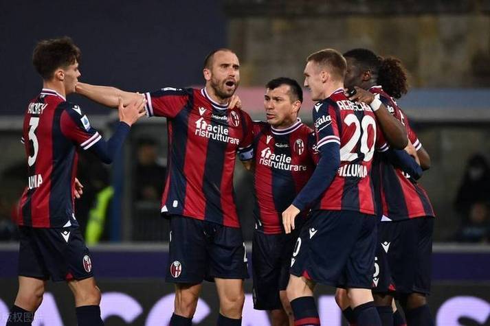 爱游戏官方登录入口-意大利联赛争夺惨烈，胜负难分