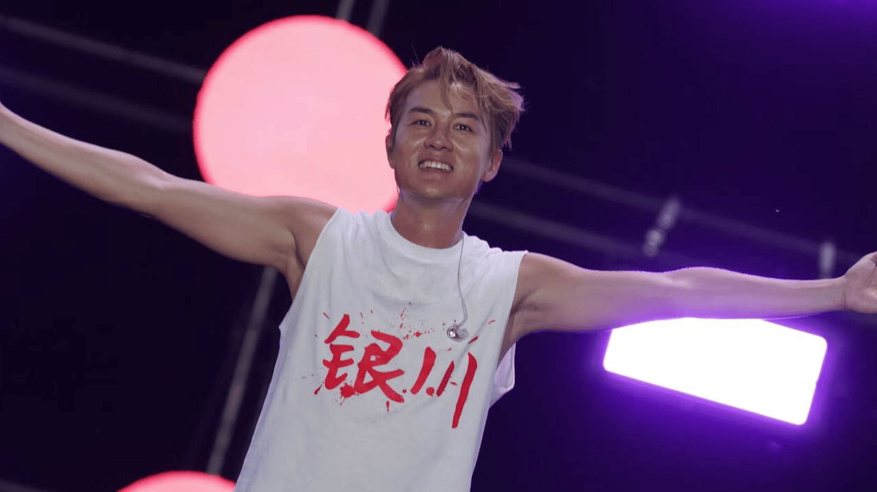 比赛节奏明快,全场观众沸腾起来 比赛节奏明快,全场观众沸腾起来