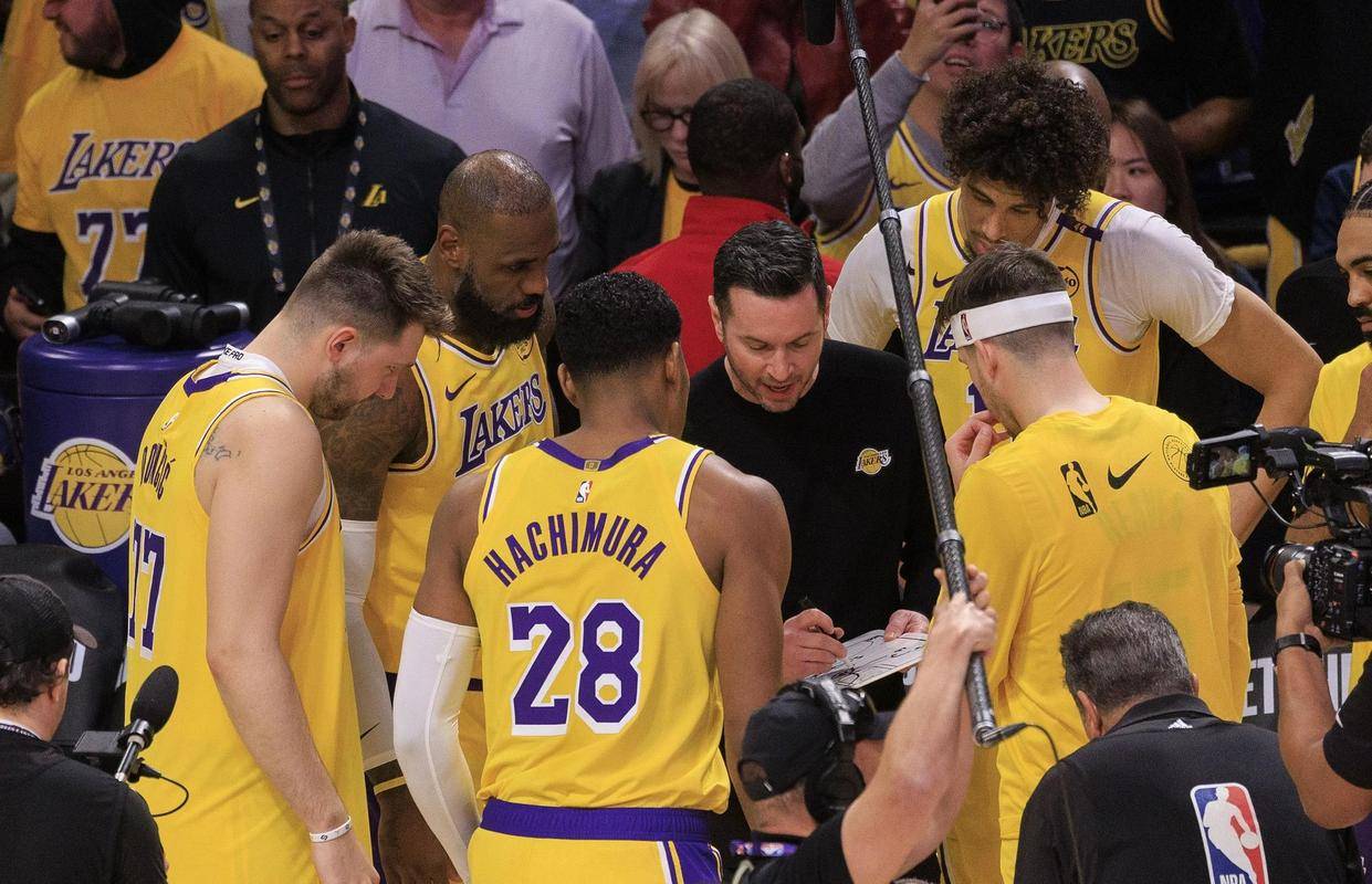 包含湖人主帅透露战术调整,球队力争再次登顶总冠军的词条 包含湖人主帅透露战术调整,球队力争再次登顶总冠军的词条