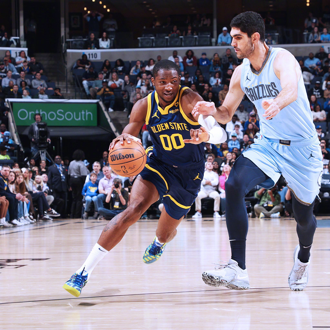 爱游戏体育网站-热火客场大胜灰熊，韦德发挥出色，灰熊遭到屠杀