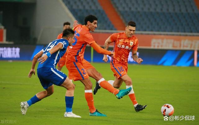 爱游戏体育下载-山东迎战江苏，谁能在激烈的对决中占据上风？的简单介绍