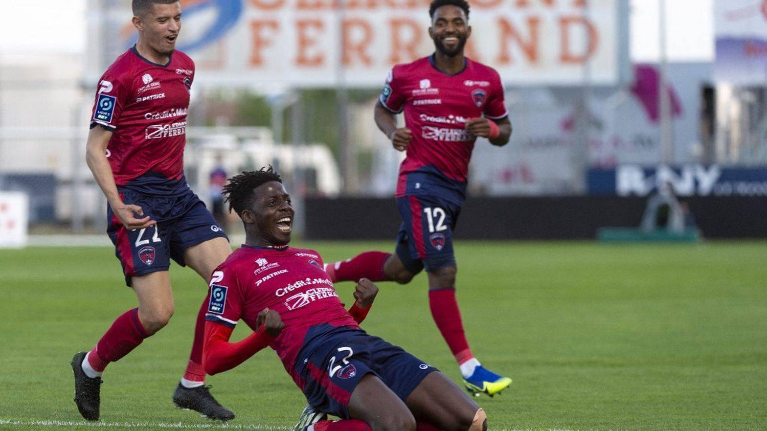 兰斯球员获得联赛进球王称号,成为焦点 兰斯球员获得联赛进球王称号,成为焦点