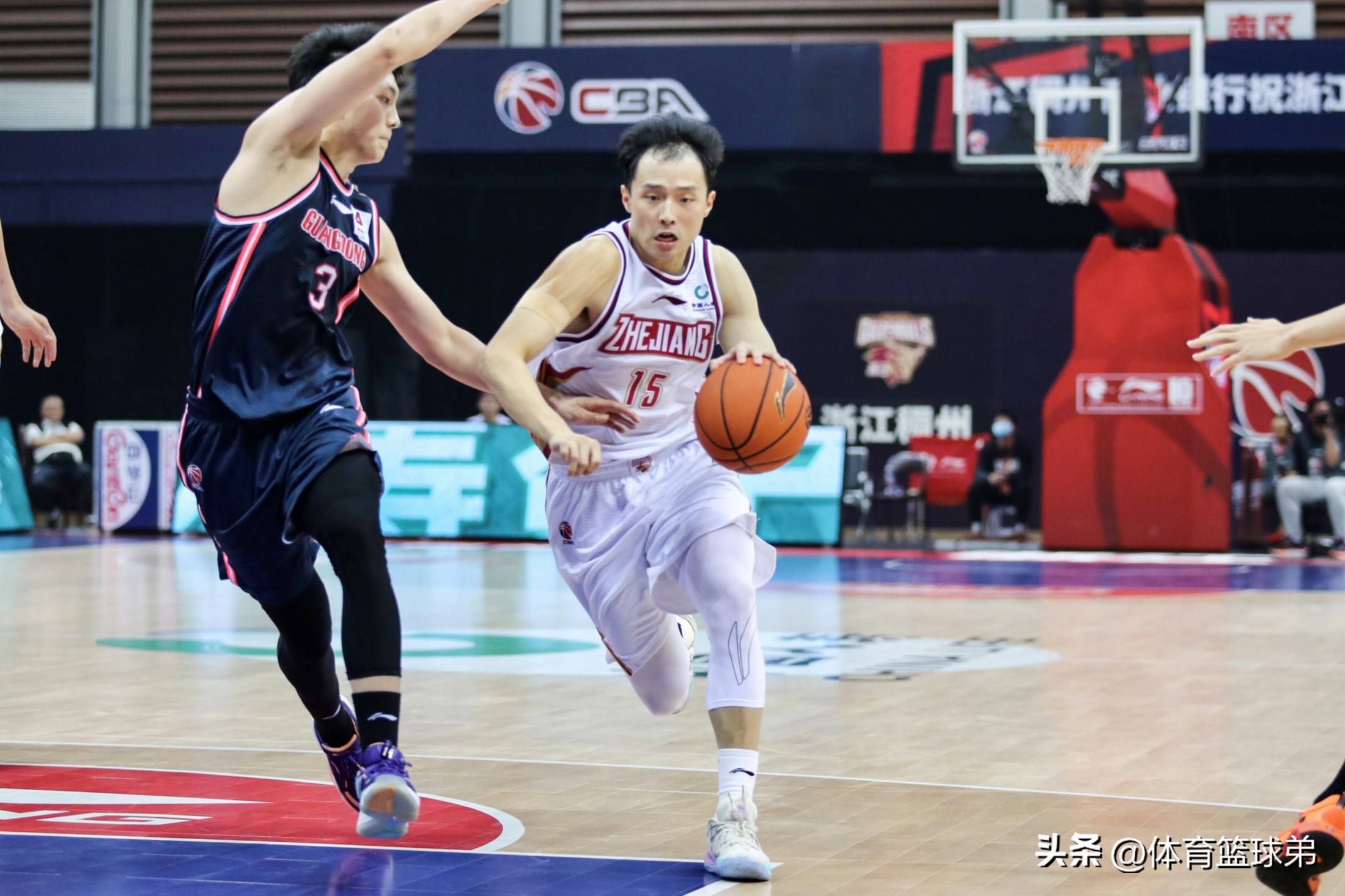 爱游戏官方入口-比赛中一支球队快攻打出高效战术