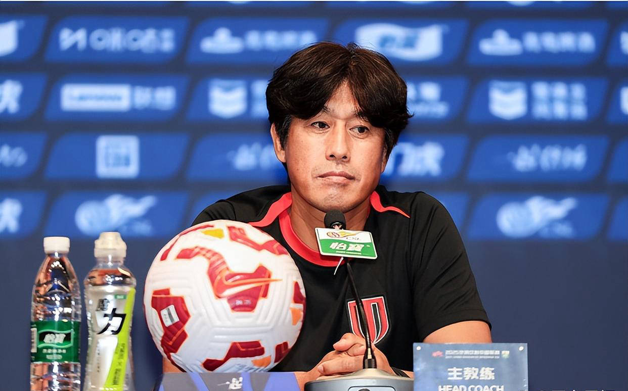 球队主教练对表现不佳球员提出批评 球队主教练对表现不佳球员提出批评