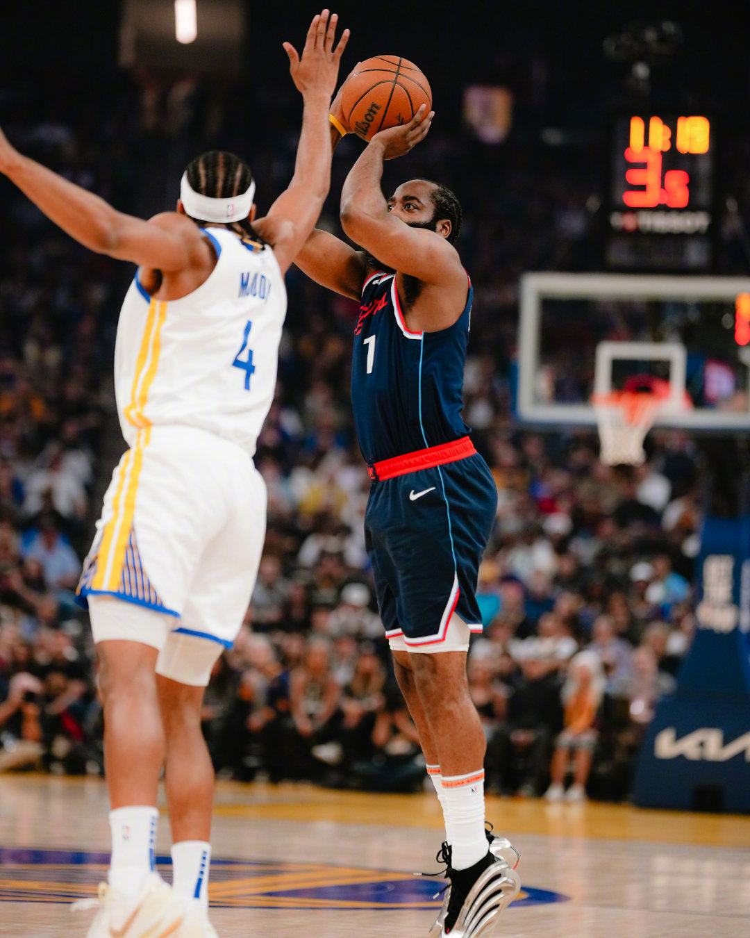 火箭完胜马刺！哈登分助球队掀翻对手