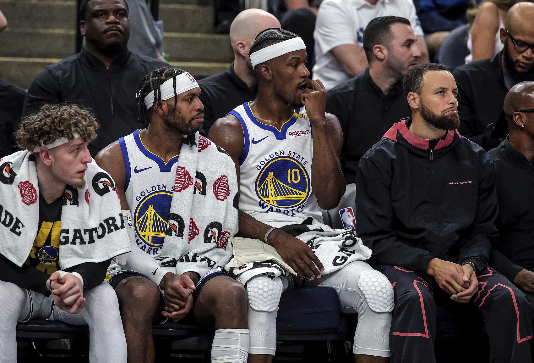 爱游戏登录入口-勇士防守策略见效，球队成功避免被逆转的简单介绍