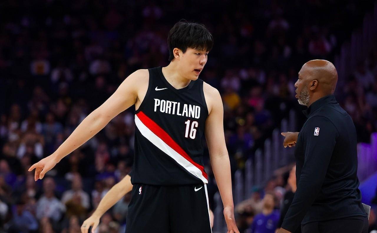 爱游戏app下载-球队备战新赛季，备受期待谁能称霸？的简单介绍