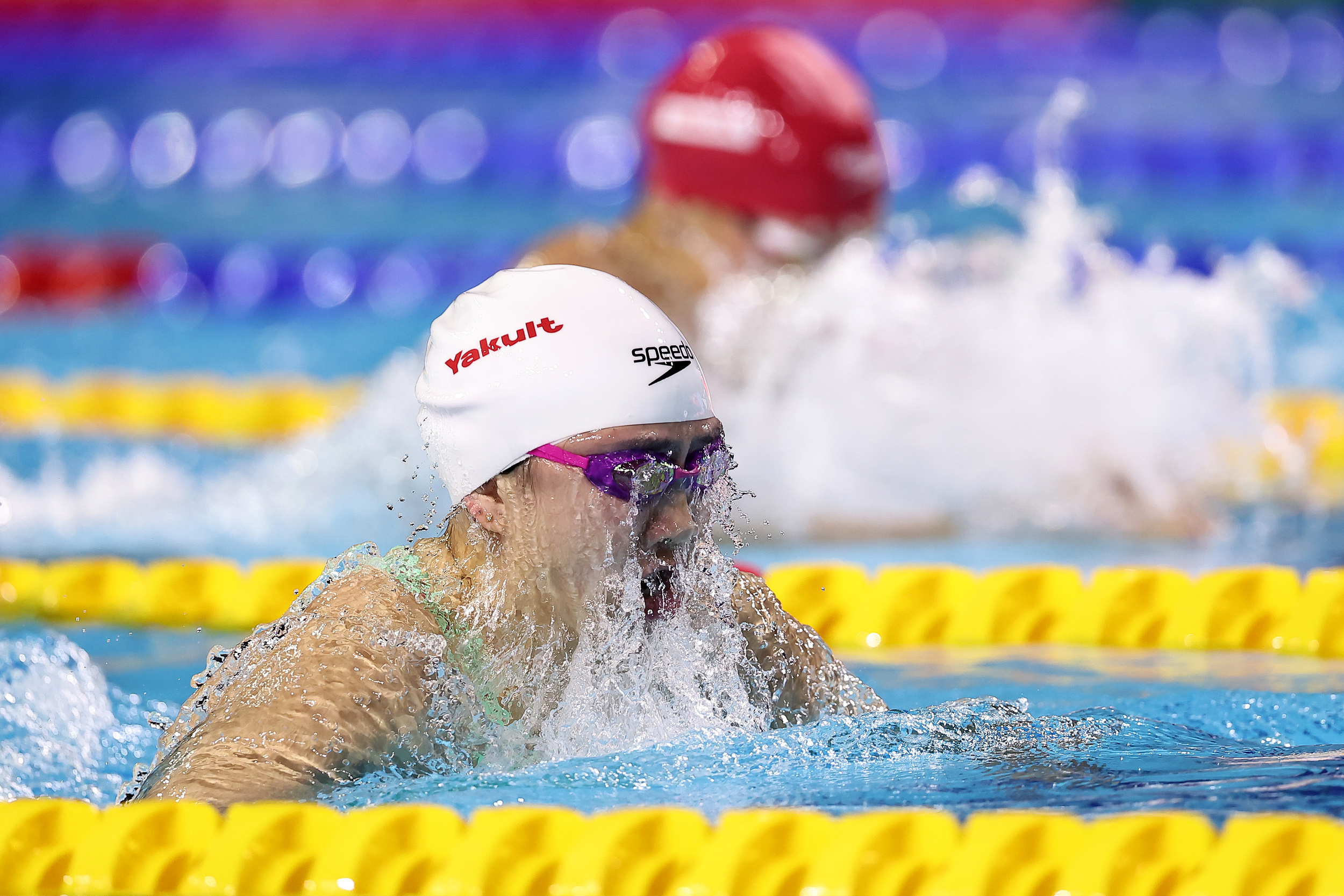 爱游戏体育网站-荷属安的列斯选手在游泳比赛中夺冠，掌声雷动的简单介绍